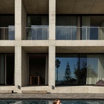 Život v kostce. Casa Rocha se vymyká konvencím. Je to špatně? Foto: Ivo Tavares Studio