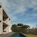 Život v kostce. Casa Rocha se vymyká konvencím. Je to špatně? Foto: Ivo Tavares Studio