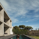 Život v kostce. Casa Rocha se vymyká konvencím. Je to špatně? Foto: Ivo Tavares Studio