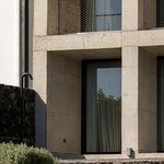 Život v kostce. Casa Rocha se vymyká konvencím. Je to špatně? Foto: Ivo Tavares Studio