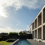 Život v kostce. Casa Rocha se vymyká konvencím. Je to špatně? Foto: Ivo Tavares Studio