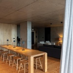 Život v kostce. Casa Rocha se vymyká konvencím. Je to špatně? Foto: Ivo Tavares Studio