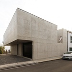 Život v kostce. Casa Rocha se vymyká konvencím. Je to špatně? Foto: Ivo Tavares Studio