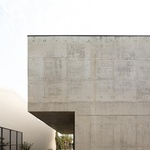 Život v kostce. Casa Rocha se vymyká konvencím. Je to špatně? Foto: Ivo Tavares Studio