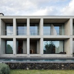 Život v kostce. Casa Rocha se vymyká konvencím. Je to špatně? Foto: Ivo Tavares Studio