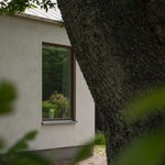 Domeček z Haverdalu. Příjemná rodinná vilka, která se mile snaží být nenápadná. Foto: Anna Kristinsdottir Domeček z Haverdalu. Příjemná rodinná vilka, která se mile snaží být nenápadná. Foto: Anna Kristinsdottir