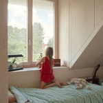 House Comet vychází z toho, že dům má &bdquo;žít pro své obyvatele&ldquo; a – kvůli pohodě – umožňovat jim neustálý kontakt s vnějším prostředím. Foto: Madara Kuplā