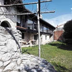 K neuvěření. Dům bez konce je lekcí v umění pomalé rekonstrukce. Foto: Janez Martini