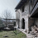 K neuvěření. Dům bez konce je lekcí v umění pomalé rekonstrukce. Foto: Janez Martini