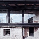 K neuvěření. Dům bez konce je lekcí v umění pomalé rekonstrukce. Foto: Janez Martini