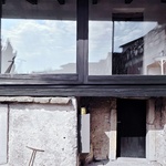 K neuvěření. Dům bez konce je lekcí v umění pomalé rekonstrukce. Foto: Janez Martini