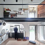 K neuvěření. Dům bez konce je lekcí v umění pomalé rekonstrukce. Foto: Janez Martini