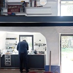 K neuvěření. Dům bez konce je lekcí v umění pomalé rekonstrukce. Foto: Janez Martini