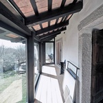 K neuvěření. Dům bez konce je lekcí v umění pomalé rekonstrukce. Foto: Janez Martini