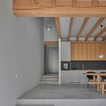 Kaskádový dům na hrázi. Novostavba, která se uměla usadit. Foto: MWA Hart Nibbrig