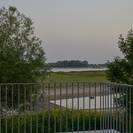 Kaskádový dům na hrázi. Novostavba, která se uměla usadit. Foto: MWA Hart Nibbrig