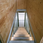 House Écorce: Novostavba z města, která se za svůj korkový plášť nestydí. Foto: Antoine Séguin
