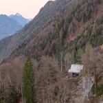 Chata nad jezerem Uri má respekt ke krajině, ale taky sílu vlastních nápadů. Foto: Matej Hakár Chata nad jezerem Uri má respekt ke krajině, ale taky sílu vlastních nápadů. Foto: Matej Hakár