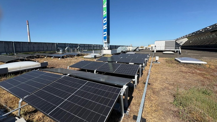 EUROPARK Štěrboholy je bezemisní. ČEZ ESCO dokončilo střešní fotovoltaiku, foto ČEZ EUROPARK Štěrboholy: Další pražské nákupní centrum s elektřinou z vlastního zdroje