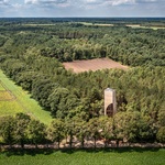 Ikonický orientační bod tvoří poslední kus v sérii takových cestovní ruch v oblasti podporujících staveb, ve vztahu k provinční silnici N69. Foto: Koen Mol