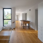 Oáza pro děti i dospělé: Moderní vila se zahradou a borovicovým lesem na dosah. Foto: Tomáš Dittrich/VEKRA Oáza pro děti i dospělé: Moderní vila se zahradou a borovicovým lesem na dosah. Foto: Tomáš Dittrich/VEKRA