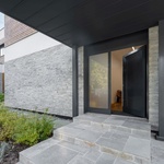 Oáza pro děti i dospělé: Moderní vila se zahradou a borovicovým lesem na dosah. Foto: Tomáš Dittrich/VEKRA Oáza pro děti i dospělé: Moderní vila se zahradou a borovicovým lesem na dosah. Foto: Tomáš Dittrich/VEKRA