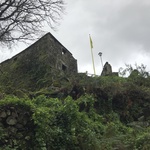 Stav obou objektů byl slušně řečeno neradostný. Z obou „sesterských“ domů zůstávaly jen části obvodových kamenných zdí. Foto: Attilio Fiumarella Stav obou objektů byl slušně řečeno neradostný. Z obou „sesterských“ domů zůstávaly jen části obvodových kamenných zdí. Foto: Attilio Fiumarella