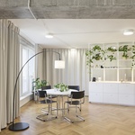 Průhled interiérem se skrytou kuchyní. Foto: Filip Beránek Průhled interiérem se skrytou kuchyní. Foto: Filip Beránek