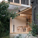 Zahradní pavilon – Boční pohled, odklopená stěna. Foto: Alex Shoots Buildings Zahradní pavilon – Boční pohled, odklopená stěna. Foto: Alex Shoots Buildings