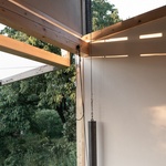 Zahradní pavilon – Mechanismus odklápění stěny. Foto: Alex Shoots Buildings Zahradní pavilon – Mechanismus odklápění stěny. Foto: Alex Shoots Buildings