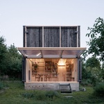 Zahradní pavilon – Čelní pohled, otevřené stěna. Foto: Alex Shoots Buildings Zahradní pavilon – Čelní pohled, otevřené stěna. Foto: Alex Shoots Buildings