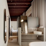 Moderní hotel zabalený do pláště paláce z 12. století. Foto: José Hevia Moderní hotel zabalený do pláště paláce z 12. století. Foto: José Hevia