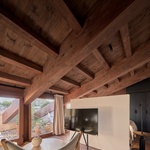 Moderní hotel zabalený do pláště paláce z 12. století. Foto: José Hevia Moderní hotel zabalený do pláště paláce z 12. století. Foto: José Hevia