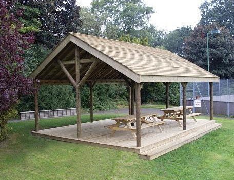 Příklady přístřešků a carportů. Zdroj: MMR ČR