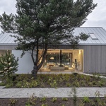 Zapomeňte na exotiku, architektura odpočinku leží v polských Mazurech. Foto: Jakub Certowicz https://www.jakubcertowicz.pl/ Zapomeňte na exotiku, architektura odpočinku leží v polských Mazurech. Foto: Jakub Certowicz https://www.jakubcertowicz.pl/