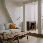Srovnat dluhy z minulosti. Rekonstrukce bytu reaguje na starý problém nové Paříže. Foto: Juan Jerez Studio Srovnat dluhy z minulosti. Rekonstrukce bytu reaguje na starý problém nové Paříže. Foto: Juan Jerez Studio