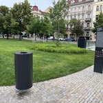 Náměstí Jiřího z Poděbrad s odstupem: Žádná proměna důležitého místa se neobejde bez kritiky. Kvalitu prověří čas. Zdroj: Ing. arch. Josef Matyska Náměstí Jiřího z Poděbrad s odstupem: Žádná proměna důležitého místa se neobejde bez kritiky. Kvalitu prověří čas. Zdroj: Ing. arch. Josef Matyska