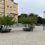 Náměstí Jiřího z Poděbrad s odstupem: Žádná proměna důležitého místa se neobejde bez kritiky. Kvalitu prověří čas. Zdroj: Ing. arch. Josef Matyska Náměstí Jiřího z Poděbrad s odstupem: Žádná proměna důležitého místa se neobejde bez kritiky. Kvalitu prověří čas. Zdroj: Ing. arch. Josef Matyska
