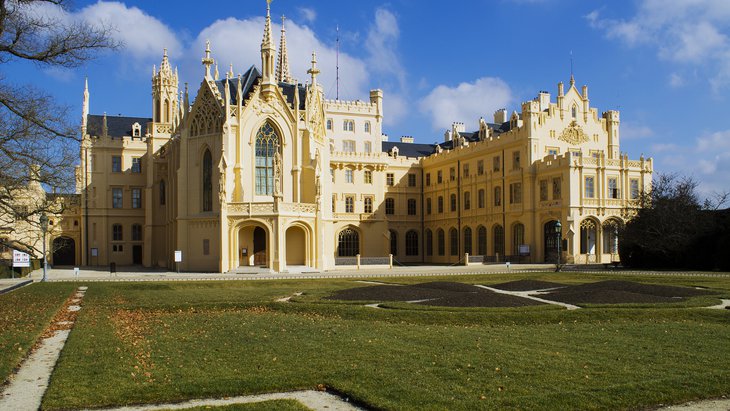 Zámek Lednice © petrpajpach - Fotolia.com Zámek Lednice