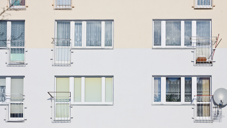 bzyxx - fotolia.com Neodborné rekonstrukce bytů v paneláku mohou být nebezpečné