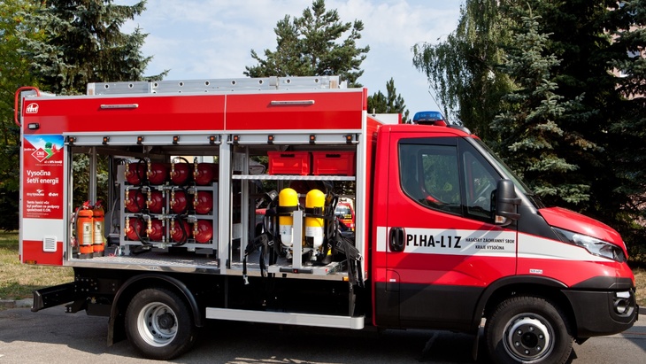 Nové speciální vozy pro zásahy u požárů elektrorozvodů a dalších elektrozařízení na Vysočině