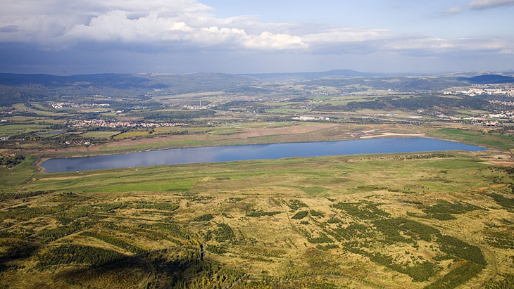 'Lake Milada' by OSR-PIP - Own work. Licensed under GFDL via Wikimedia Commons - https://commons.wikimedia.org/wiki/File:Lake_Milada.jpg#/media/File:Lake_Milada.jpg