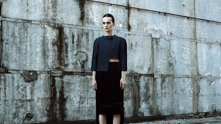 DZHUS, AW15 TOTALITARIUM / Photo: Olga Nepravda, Style: Irina Dzhus, Makeup & Hair: Maria Kolomiets, Models: Fortune Chidi @ Ego Models, Anna Diagileva Na Designbloku budou k vidění instalace špičkových zahraničních designérů