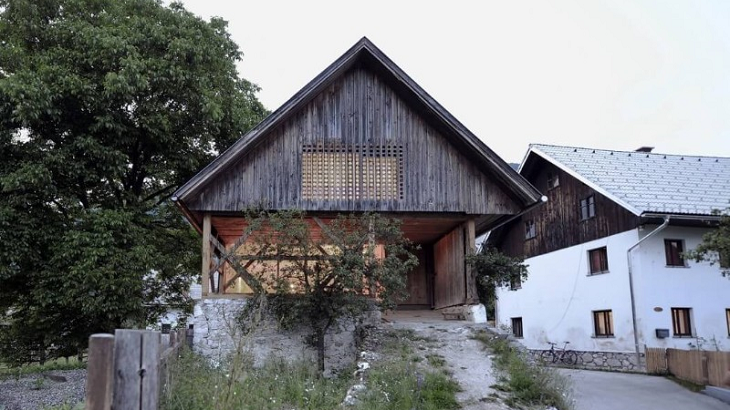 Horská chata ze staré stodoly: Zvenku stará, uvnitř nová