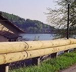 dřevo-ocelová svodidla, foto Saferoad Czech Republic