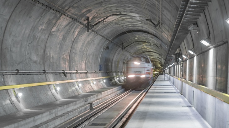 Technologie Siemens zabezpečují Gotthardský úpatní tunel