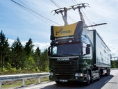 K testovacm jzdm jsou pouvny tahae Scania G 360 s devtilitrovm motorem na biopalivo o vkonu 265 kW (360 k) a elektromotorem o vkonu 130 kW (177 k) a toivm momentu 1050 N.m. Li-Ionov baterie o kapacit 5 kWh umouje dojezd a 3 kilometry. Zdroj: Scania CV AB