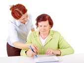 © rainbow33 - Fotolia.com Ochraňte seniory před exekucí