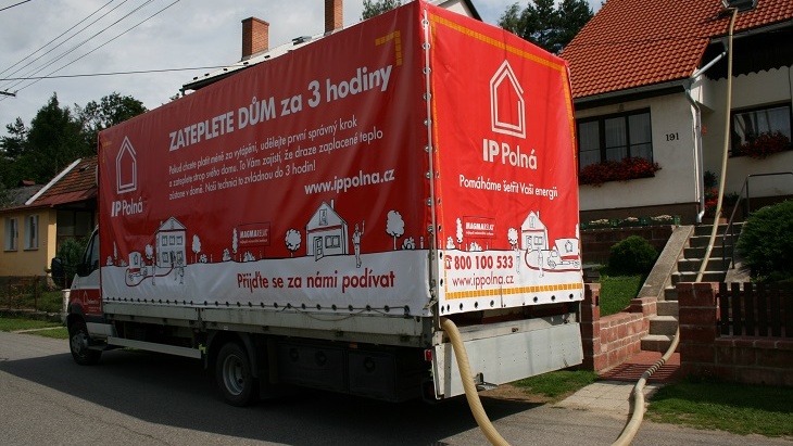 Horké letní dny u vody si užíváme, ale co doma pod rozpálenou střechou? Horké letní dny u vody si užíváme, ale co doma pod rozpálenou střechou?