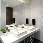 Technistone v koupelně, Crystal Polar White